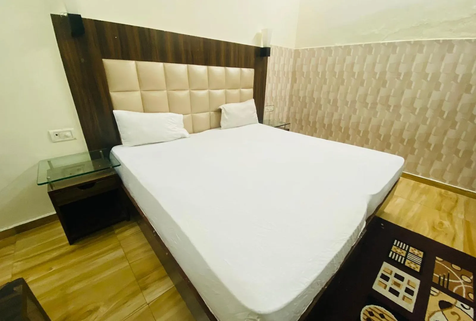 Hotel Great Taj Home Stay By Silverkey Agra  3*, Agra (Uttar Pradesh)