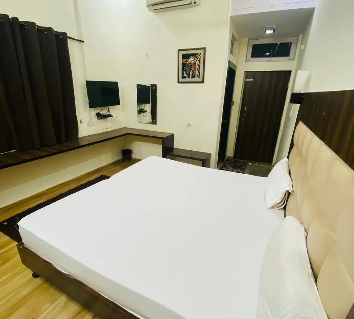 Hotel Great Taj Home Stay By Silverkey Agra  3*, Agra (Uttar Pradesh) India